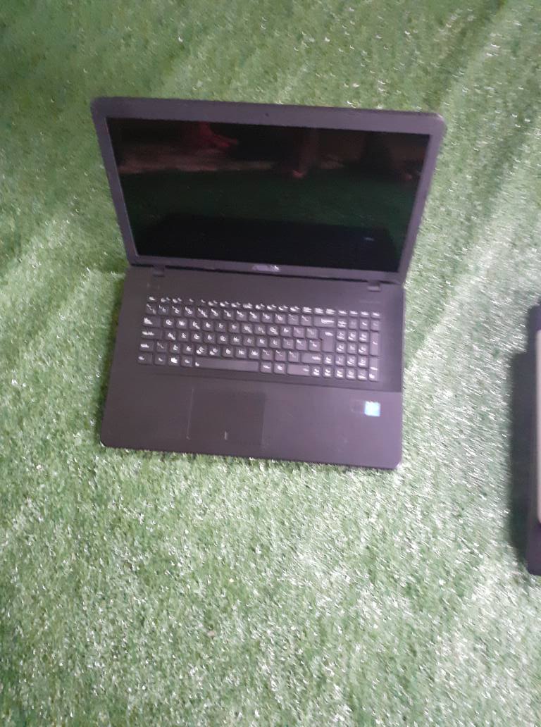 A picture of Asus laptop 17inches 8gb ram