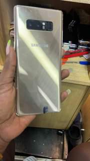 A picture of Note 8 Samsung galaxy