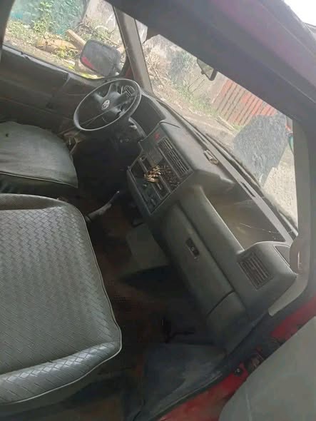 A picture of 2009 Volkswagen T4