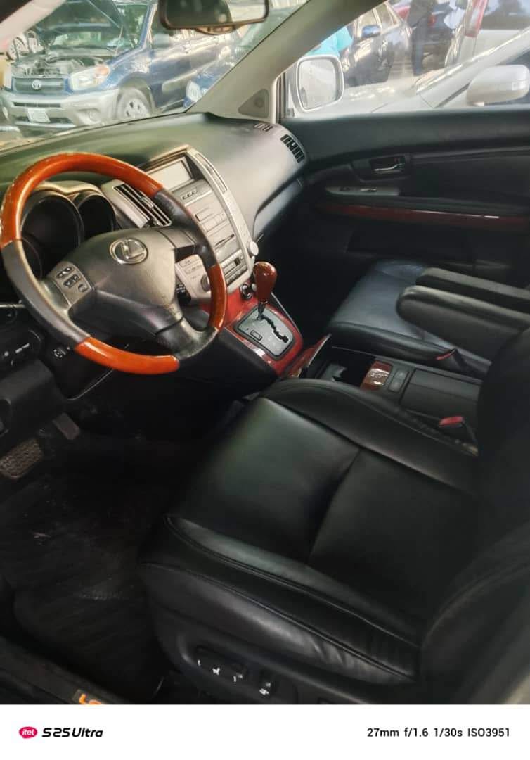 A picture of Direct To Owner deal Direct Tokunbo 2005 Lexus Rx330 with