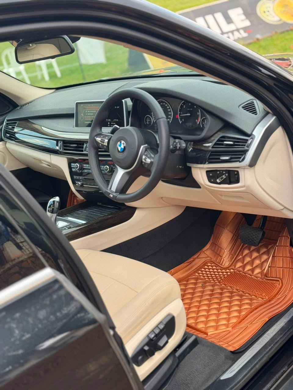 A picture of BMW 1015 model on sale at 75m only contact me