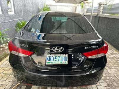 A picture of First body Hyundai Elantra 2014 with untouched engine gear ac