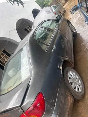 A picture of Toyota corrola dla market