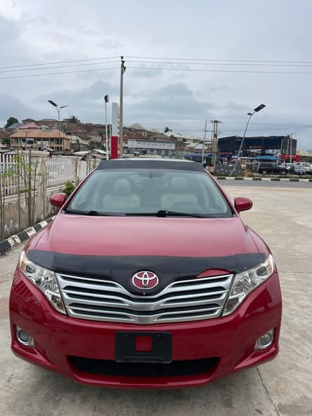A picture of Toyota venza 2010