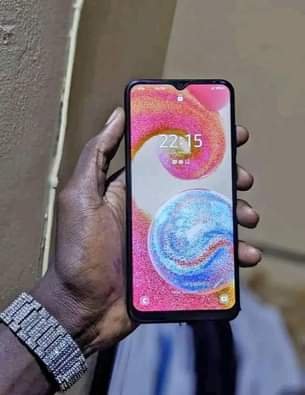 A picture of Samsung A04e