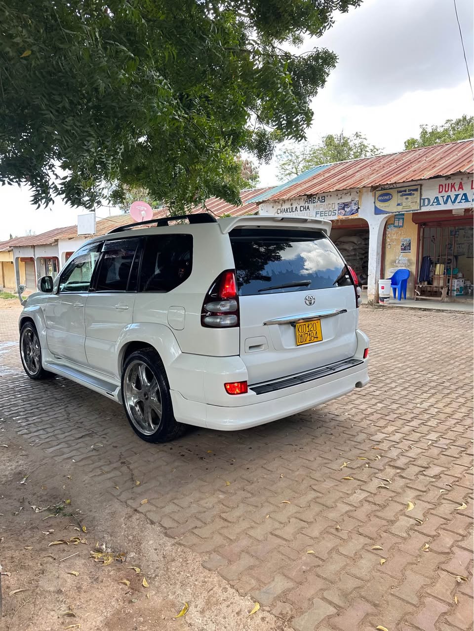 A picture of LAND CRUISER PRADO 120 DIESEL ENGINE 