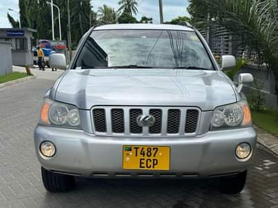 A picture of 2003 Toyota Kluger V