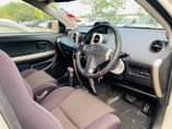 A picture of 2004 Toyota ist white