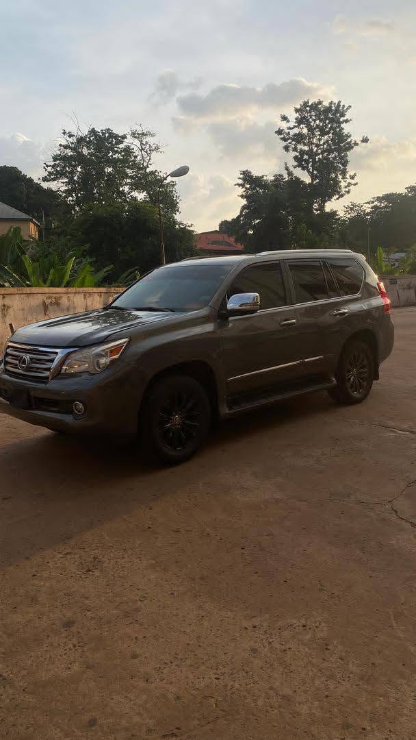 A picture of Lexus GX 460