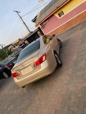 A picture of Awoof a month used ES350 2009 Full option Well pimped