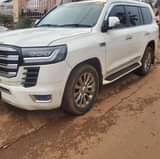 A picture of V8 VX R DIESEL 300M