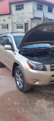 A picture of Highest grade Toyota RAV4 sound engine and gear chilling ac