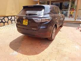 A picture of TOYOTA HARRIER 2015 65 000 000 Ugx