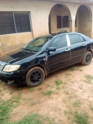 A picture of 2003 model Toyota Corolla bank type