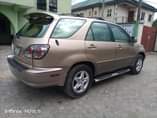 A picture of Lexus Rx 300 2002 model