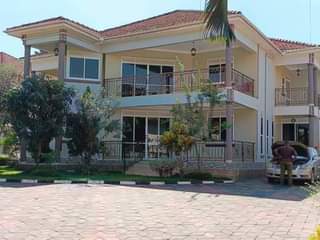 houses munyonyo