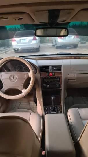 A picture of Mercedes Benz C230 Model 2001
