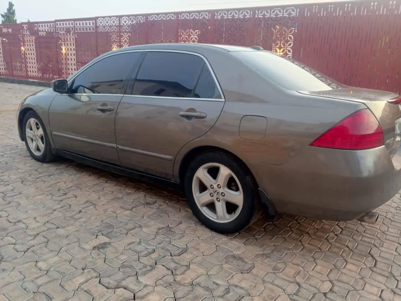 A picture of HONDA ACCORD DC