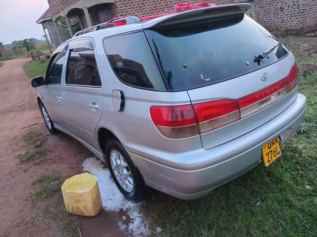 A picture of 2000 Toyota vista ardeo 2000