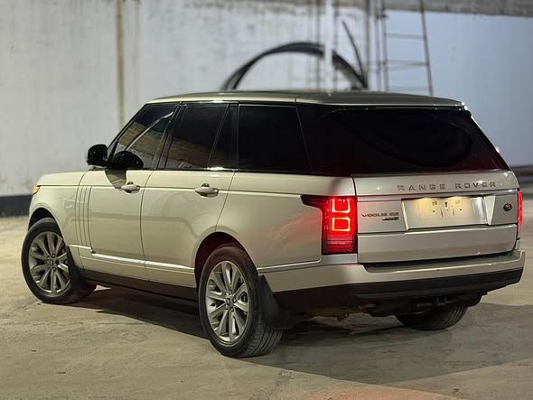 A picture of RANGE ROVER VOGUE DIESEL YEAR 2015 PRICE 78M CALL 0621007902