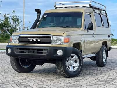 A picture of TOYOTA LANDCRUISER