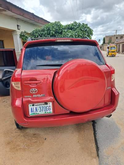 A picture of Is available Toyota RAV4 clean Everything is perfect Location kano