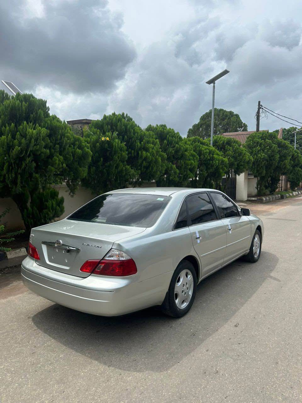 A picture of Toyota Avalon 2005 Model