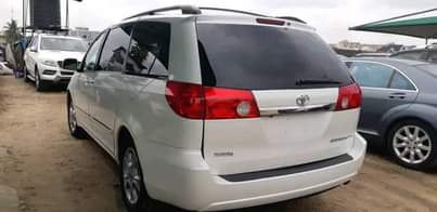 A picture of Tokunbo auction sales Toyota Sienna buy and drive with good