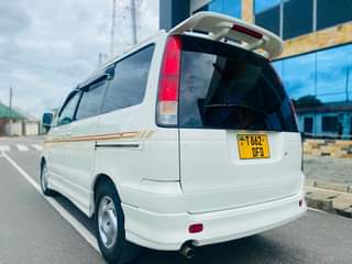 A picture of Toyota noah