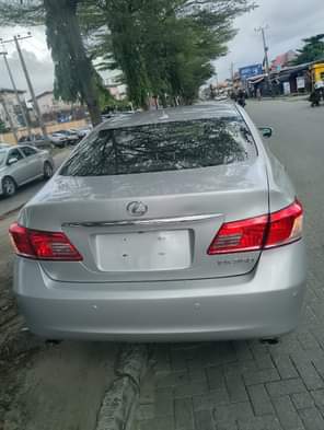 A picture of 2012 model es350 Price 13 2m Location Ago palace way
