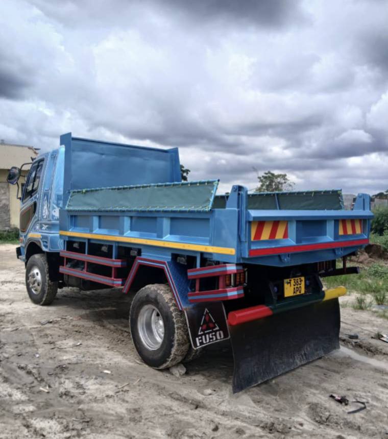 A picture of Fuso Tipper 0754693556 Engine 17 Milion 68 Dar Es Salaam