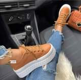 A picture of VIATU BORA TSH 45 000 Size 37 40 PIGA WHATSAPP
