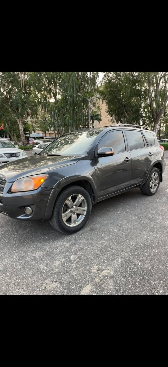 A picture of 2010 Toyota Rav4 Firstbody Pan Toks Standard Engine and Gear
