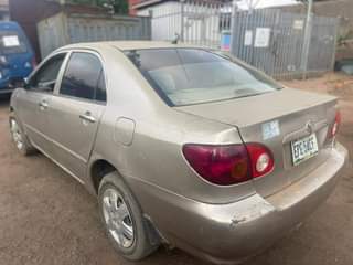 A picture of Toyota Corolla 04