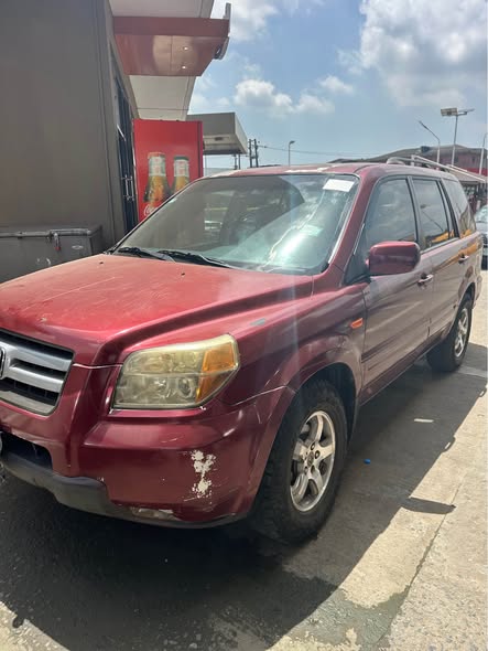A picture of 2006 Honda pilot