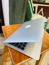 A picture of MAC BOOK AIR CORE I7