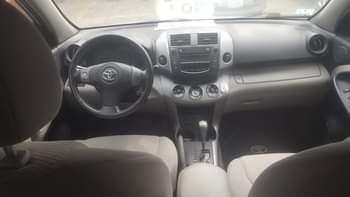 A picture of Toyota Rav4 v6 2006 used work fine and clear serious