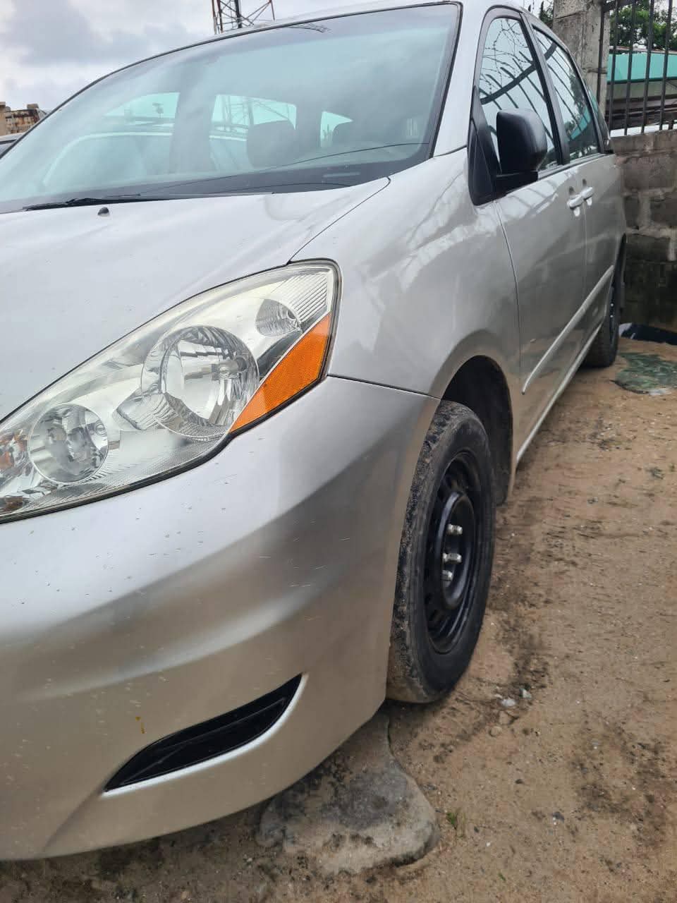 A picture of 2007 Toyota sienna