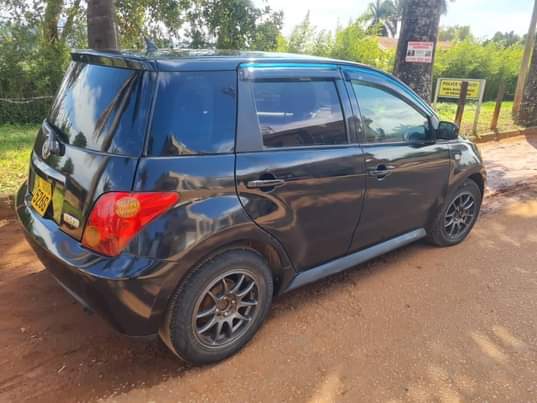 A picture of Toyota ist 1.5cc 17.5m