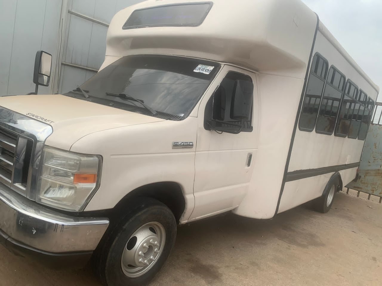 A picture of 2010 Ford E 450
