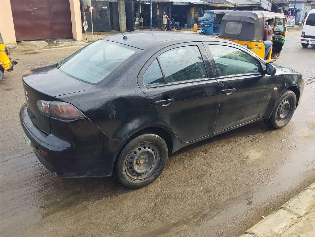 A picture of Mitsubishi LANCER 2012 na first body D engine sound Gear