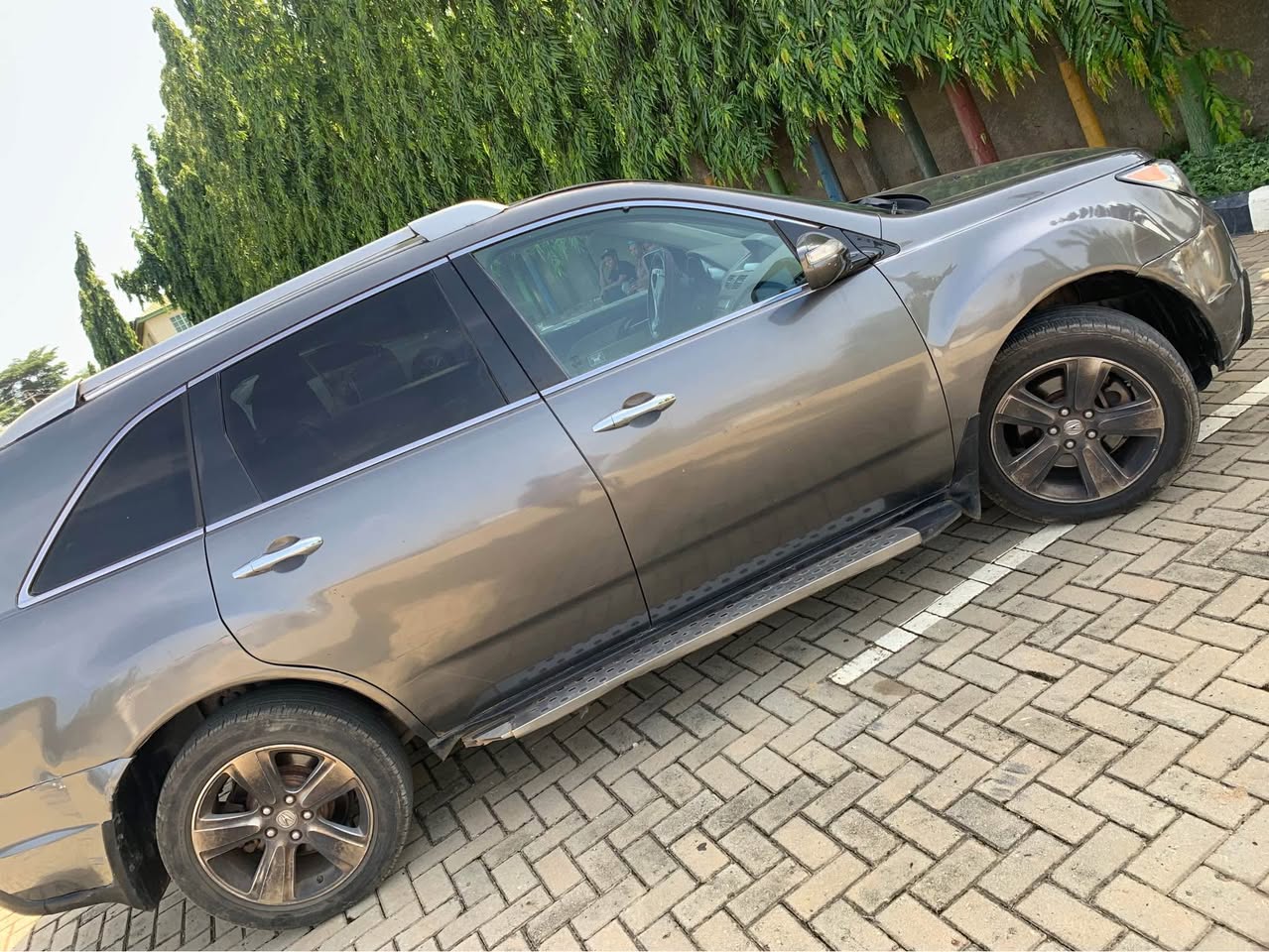 A picture of Acura Mdx 2012