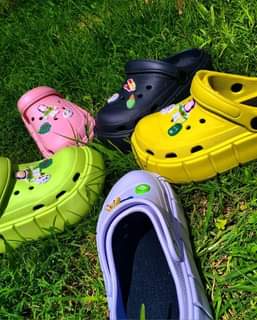 crocs