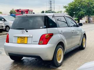 A picture of TOYOTA IST ECS 15 5M