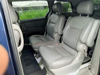A picture of Toyota Sienna XLE 04model Flashed on first body Unscrewed but