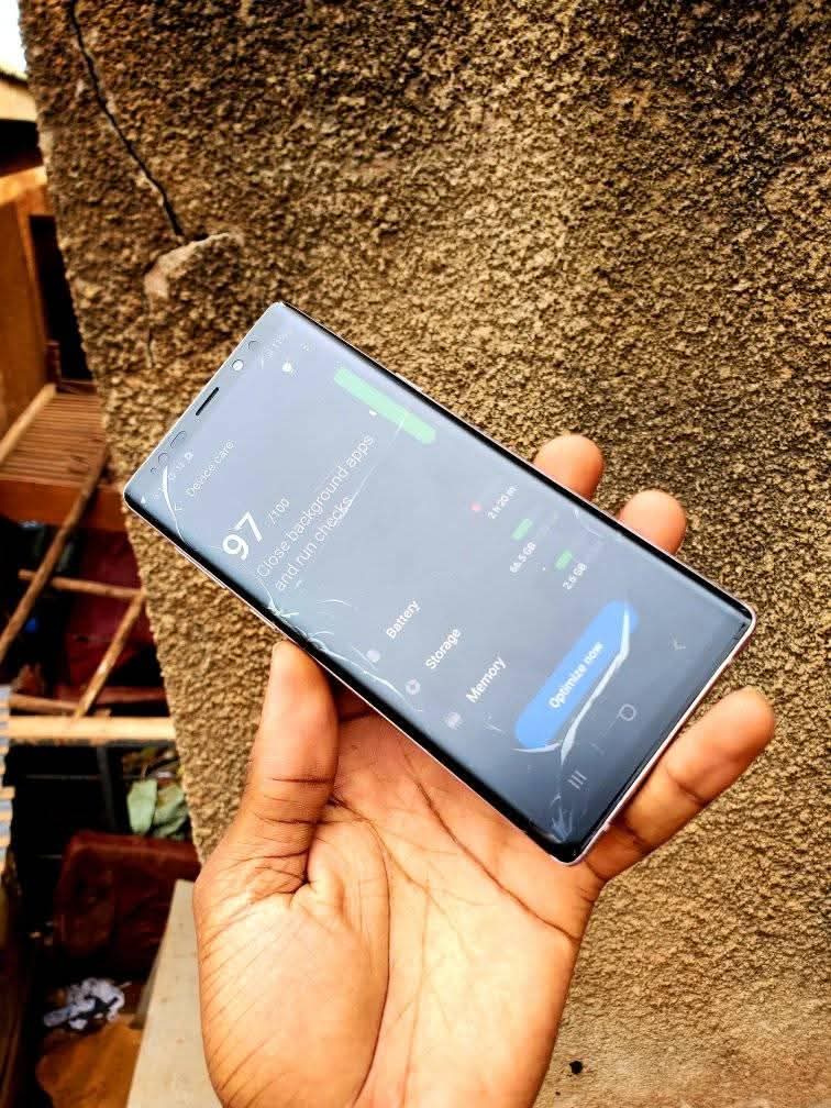 A picture of SAMSUNG NOTE 9