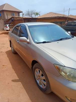 A picture of 2004 Toyota Camry Salon