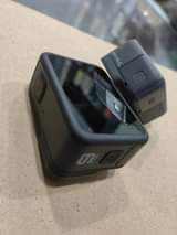 A picture of Go Pro 7 silver 350000 Go Pro HERO9 600000