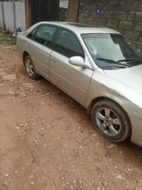 A picture of Toyota Avalon 04
