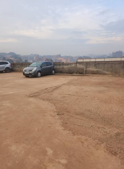 A picture of Nissan note 2005